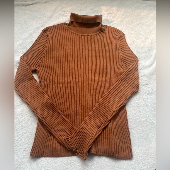 Orange, rust ridged turtleneck sweater - ASOS Design - Picture 2 of 4